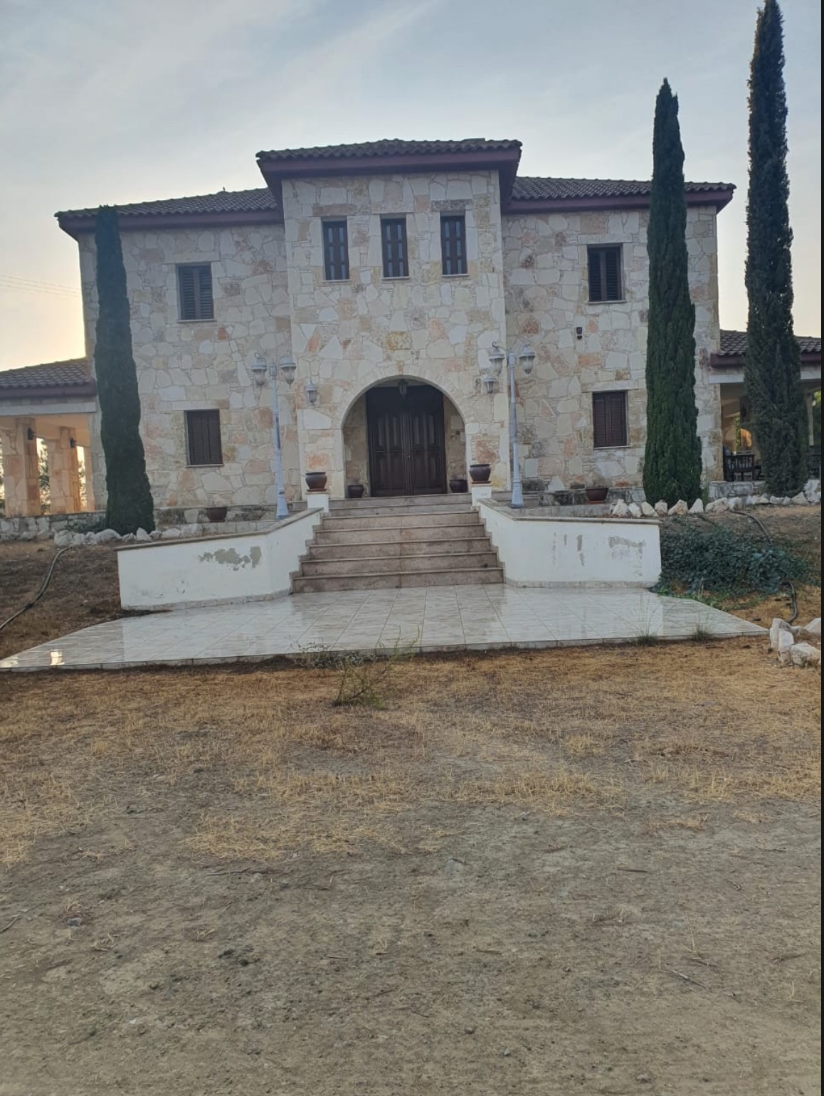 House in Moni - view 1
