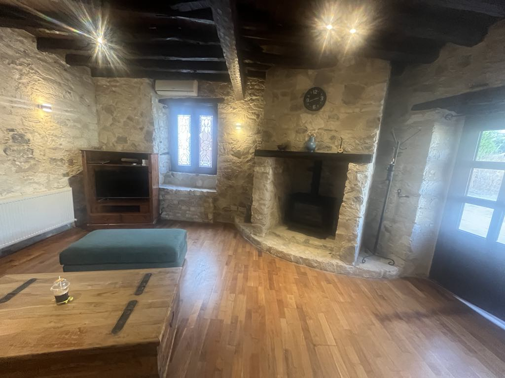 House in Monagroulli - view 1