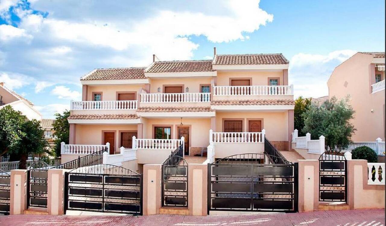 Apartment in Alicante - view 1