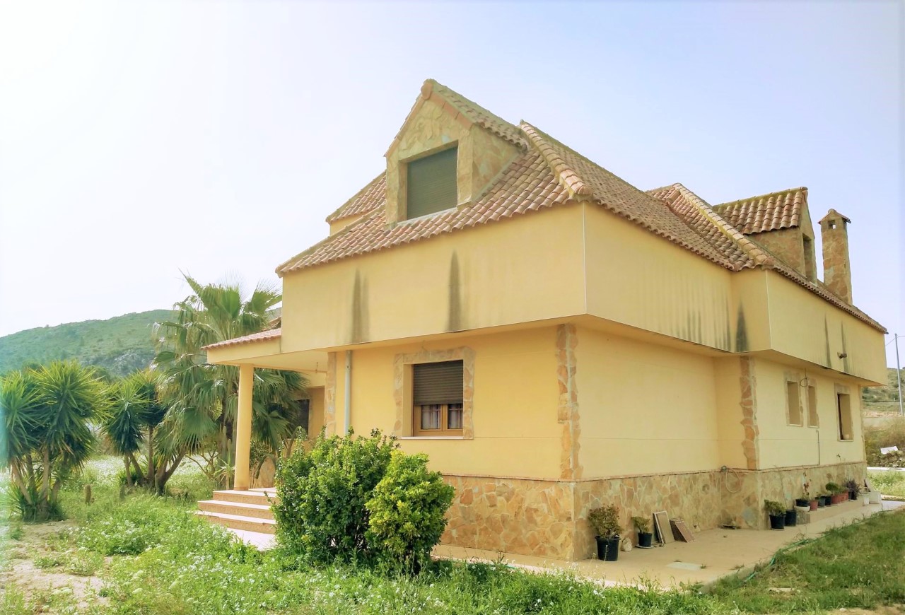 Villa in San Vicent del Raspeig - view 1