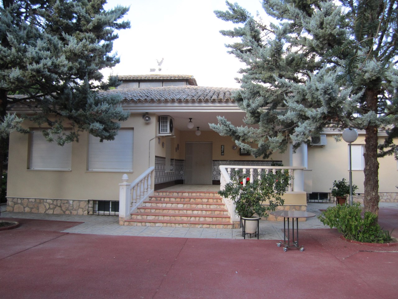 Villa in Santa Cruz - view 1