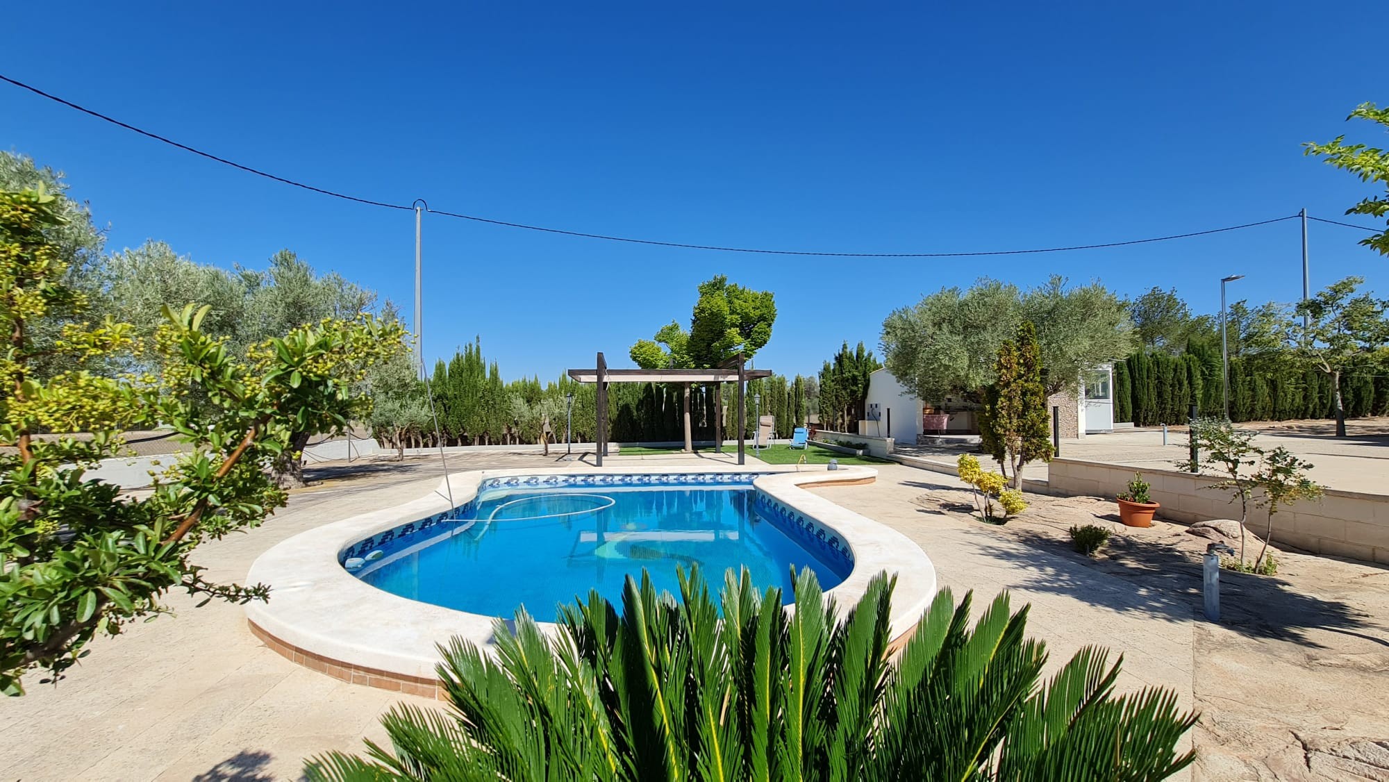 Villa in Santa Cruz - view 1