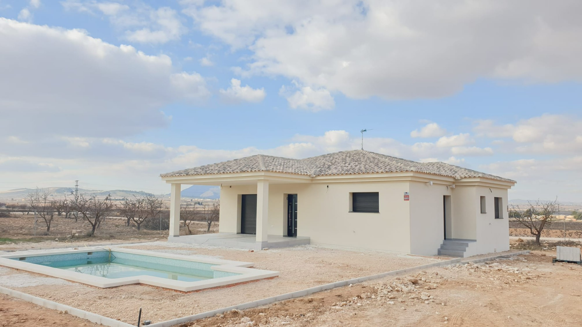 Villa in Pinoso - view 1