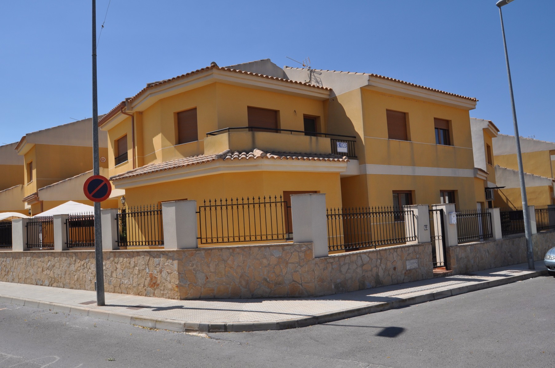 House in Pinoso - view 1