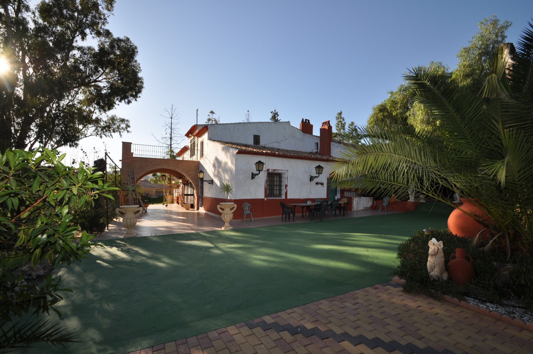 Villa in Los Banos - view 1