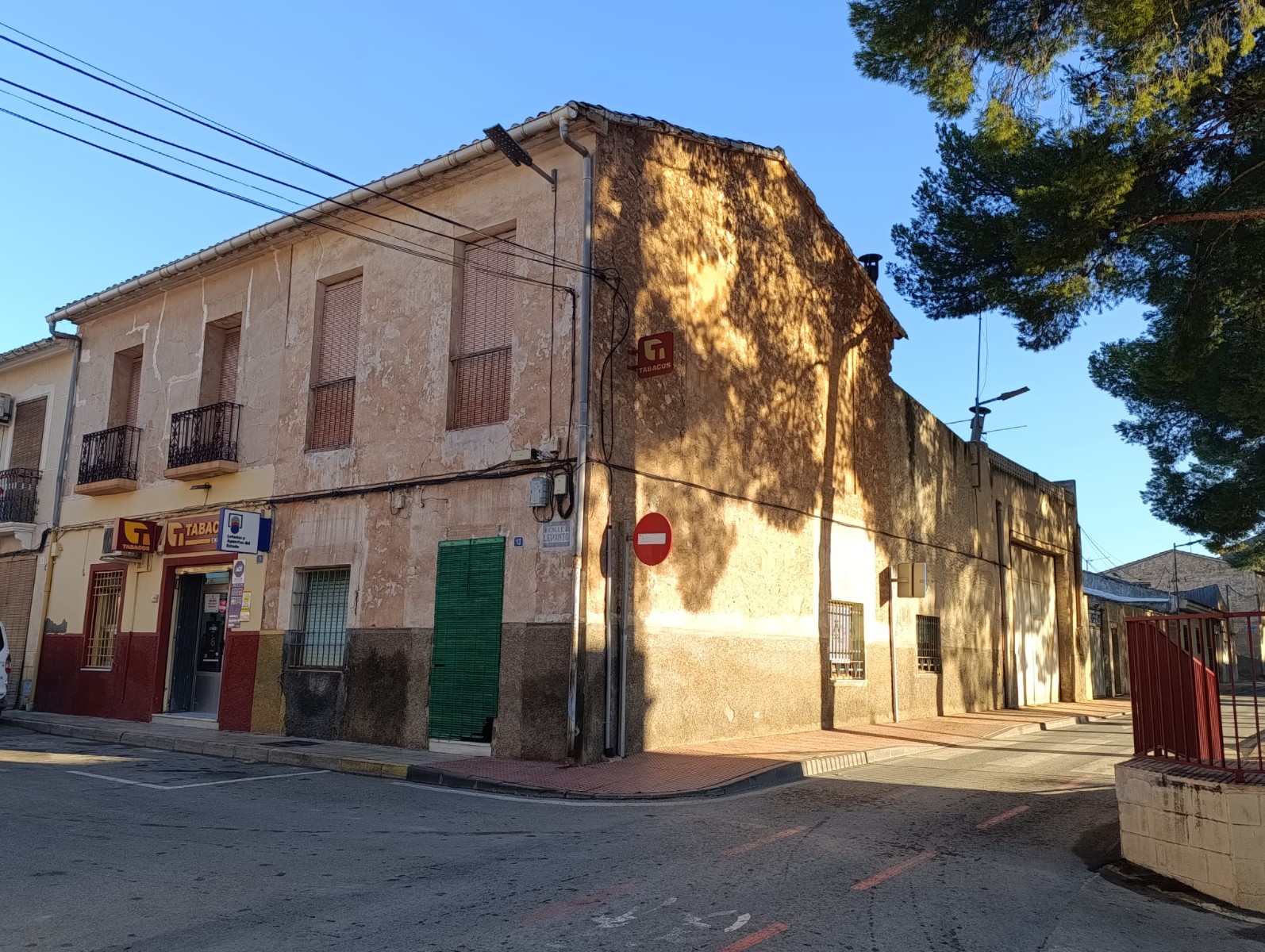 House in Pinoso - view 1