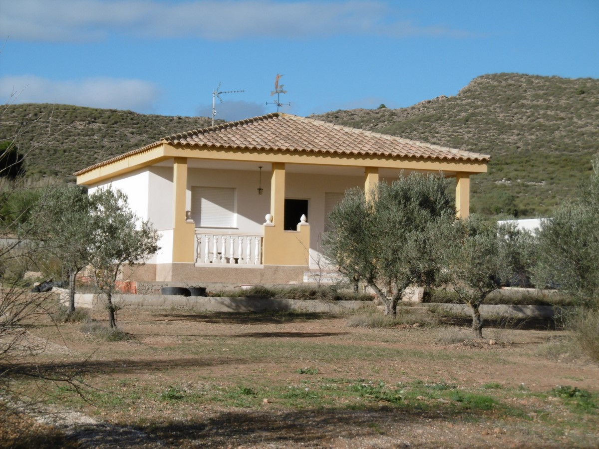 House in Yecla - view 1