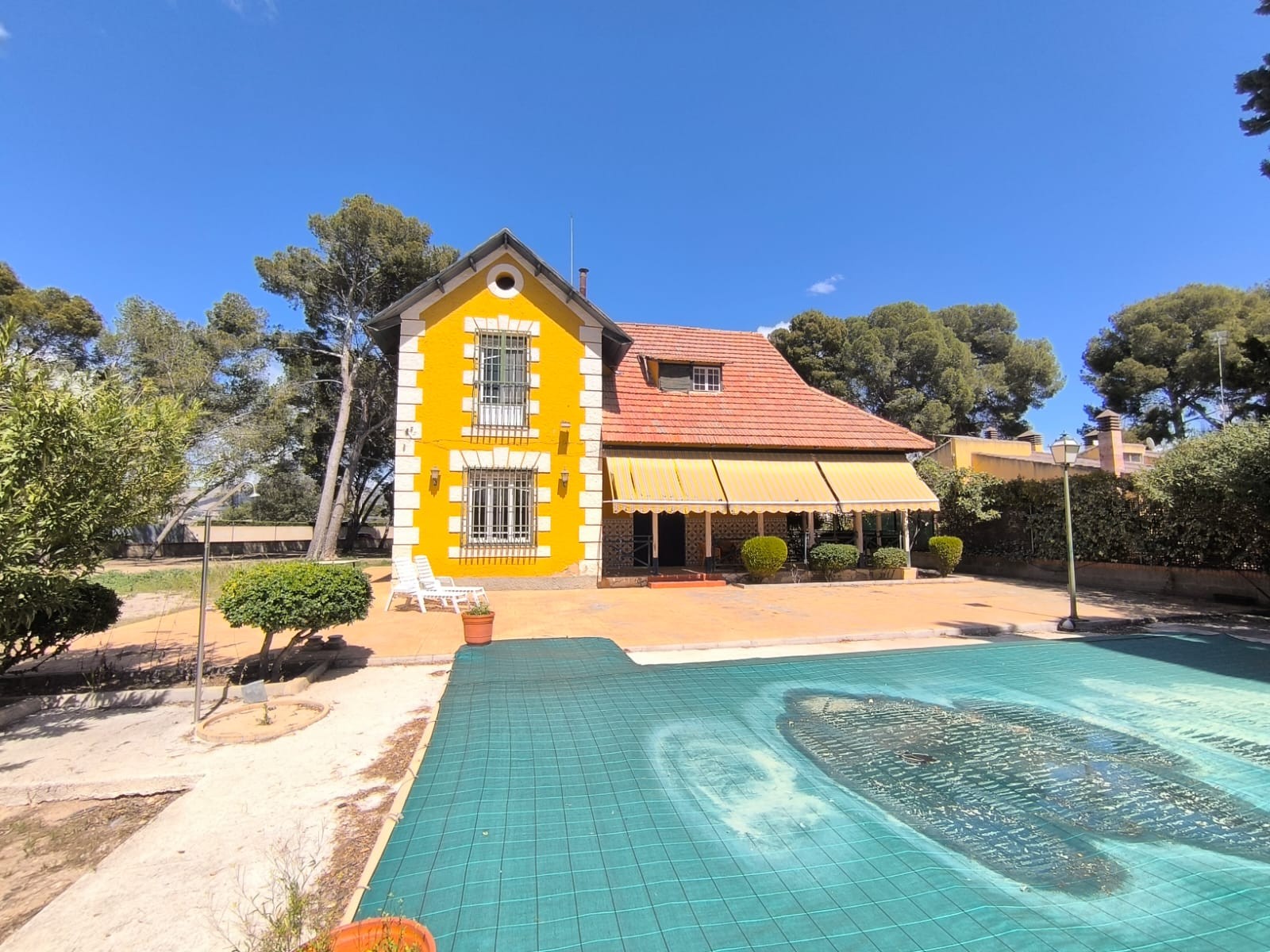 Villa in Santa Cruz - view 1