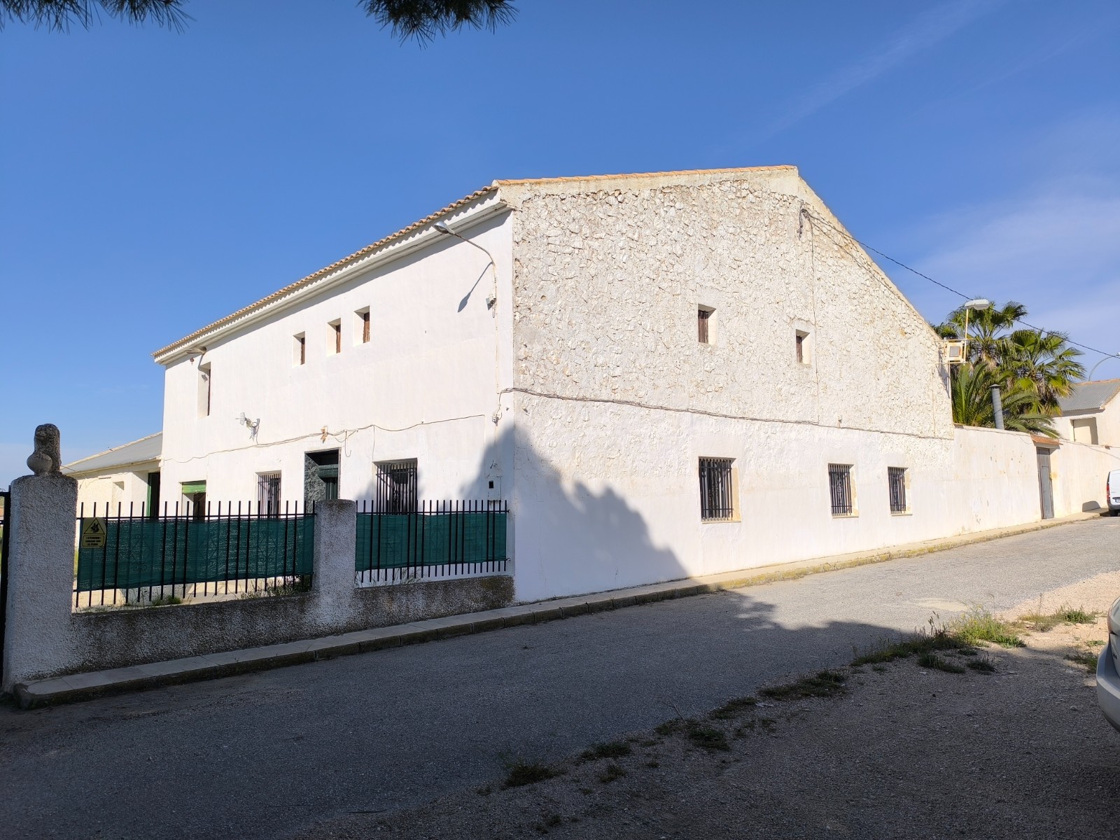 Villa in Torre del Rico - view 1