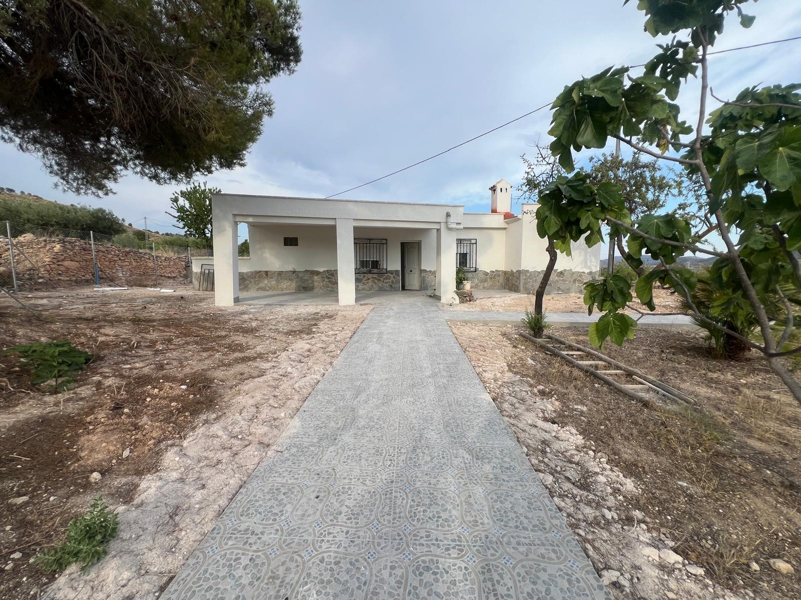 Villa in Alicante - view 1