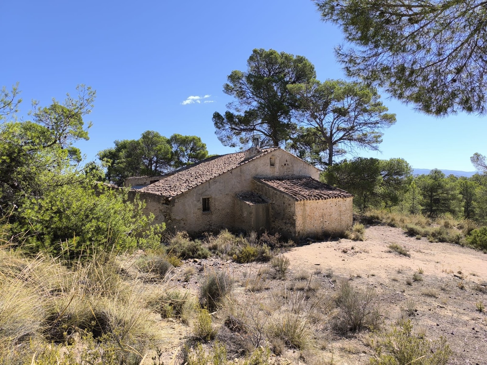House in Caudete - view 1
