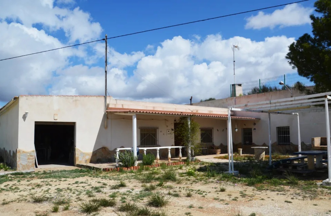 House in Torre del Rico - view 1