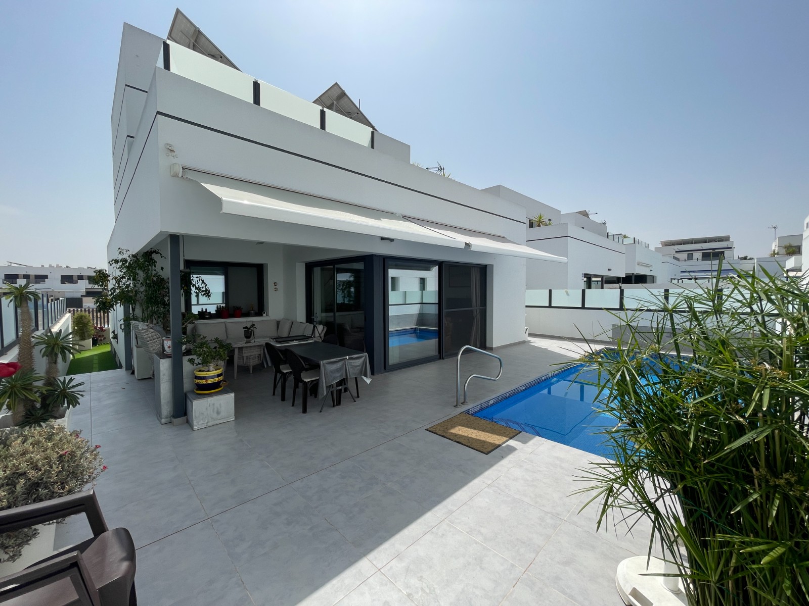 House in Dolores - view 1