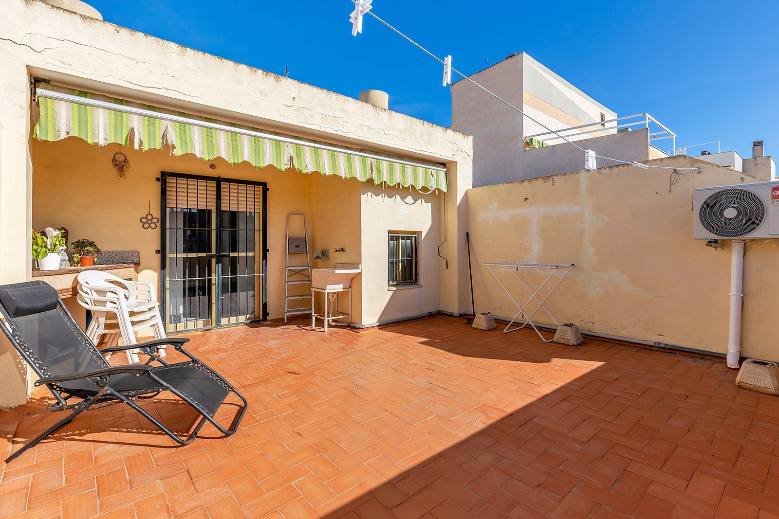 House in Torrelamata - view 1