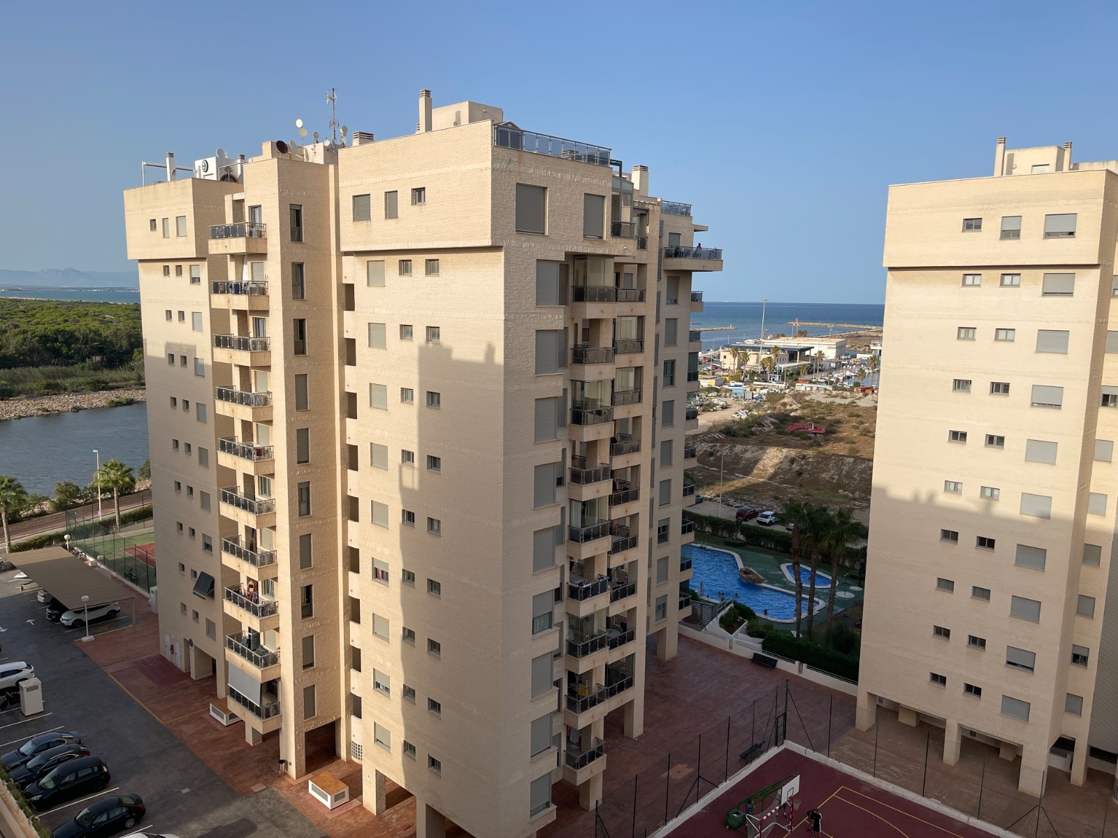 House in Guardamar del Segura - view 1