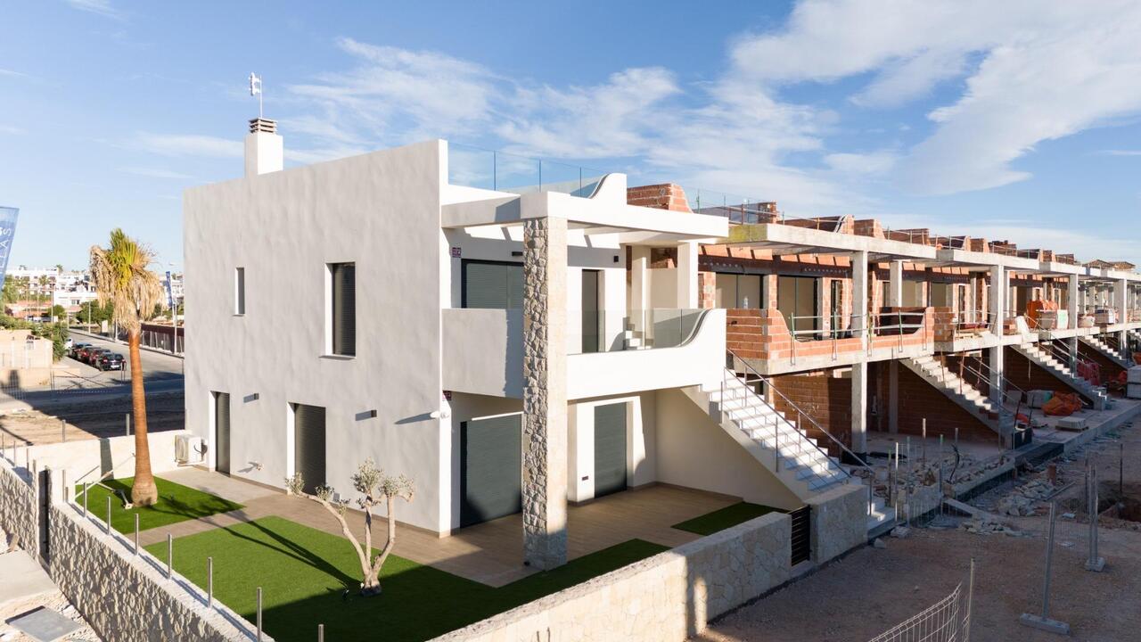 Apartment in Alicante - view 1