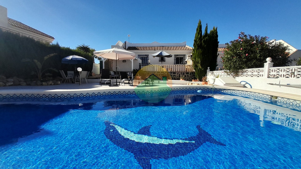 House in Pareton - view 1