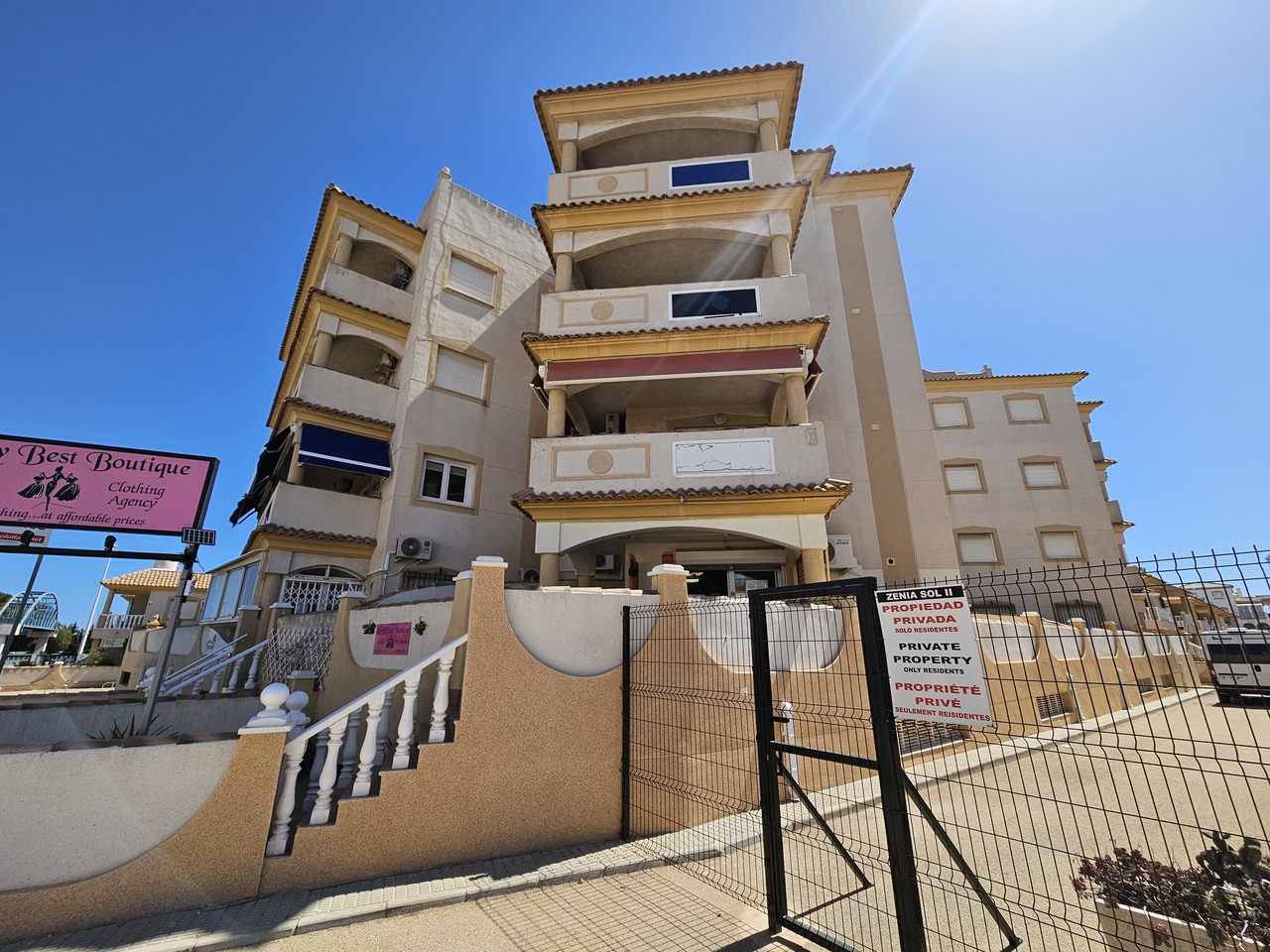 House in Alicante - view 1
