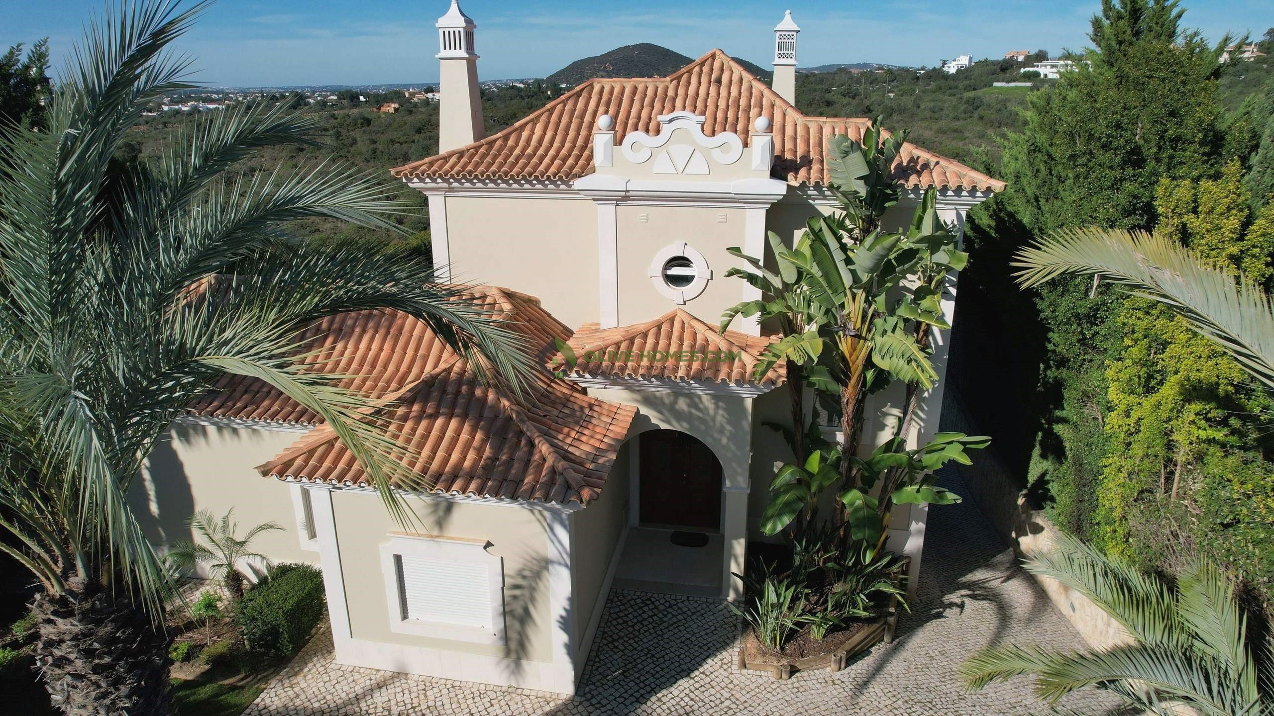 Villa in Loule - view 1