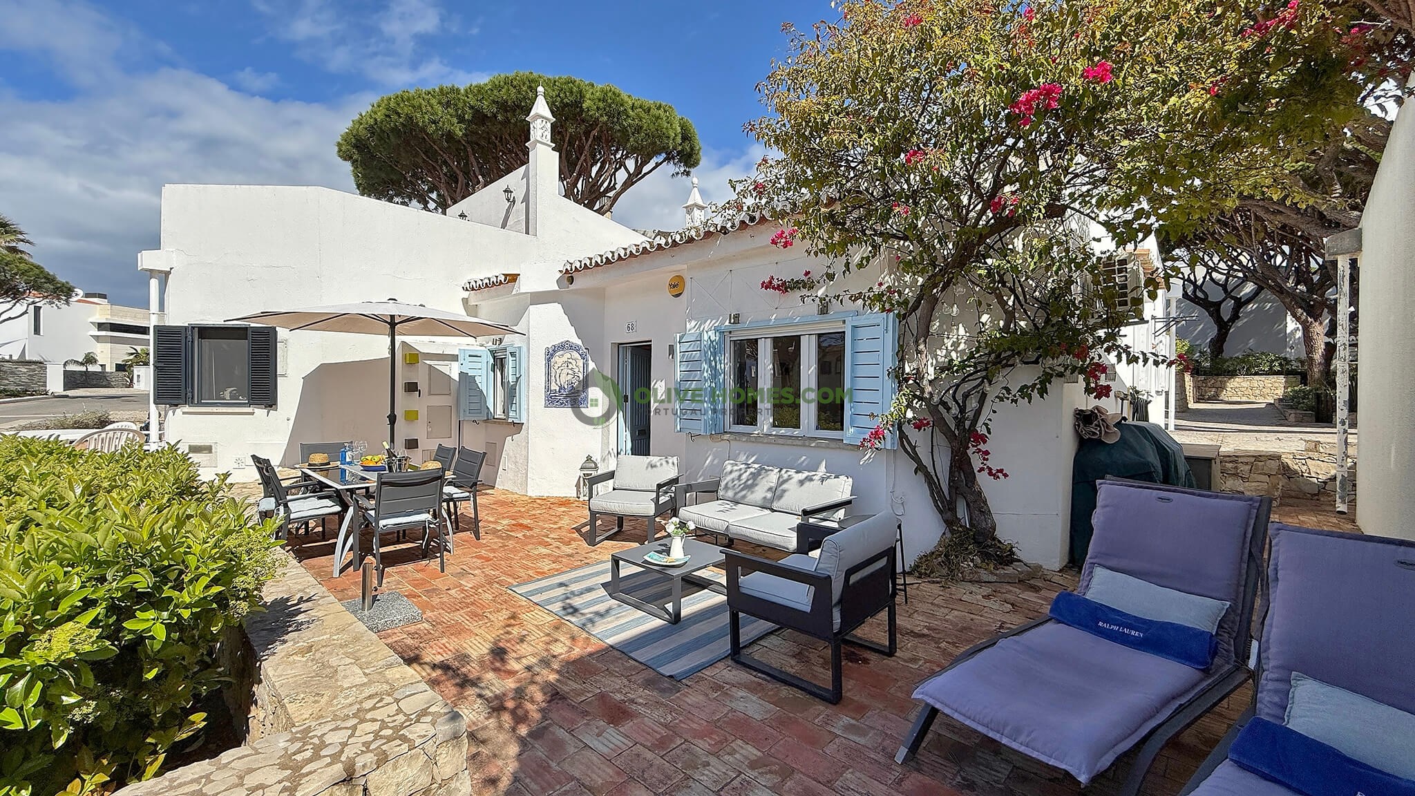 House in Almancil - view 1