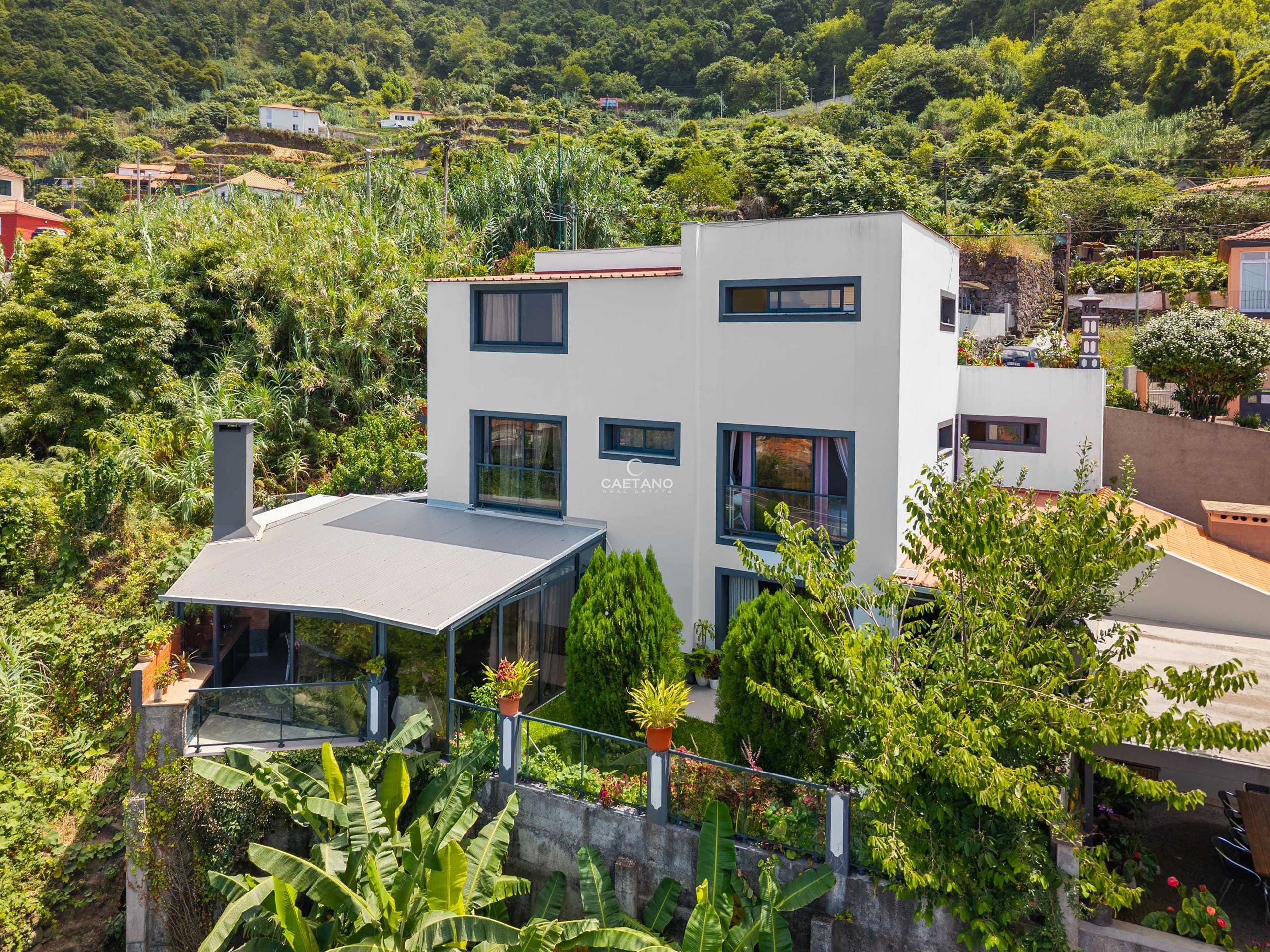 Villa in Sao Vicente - view 1