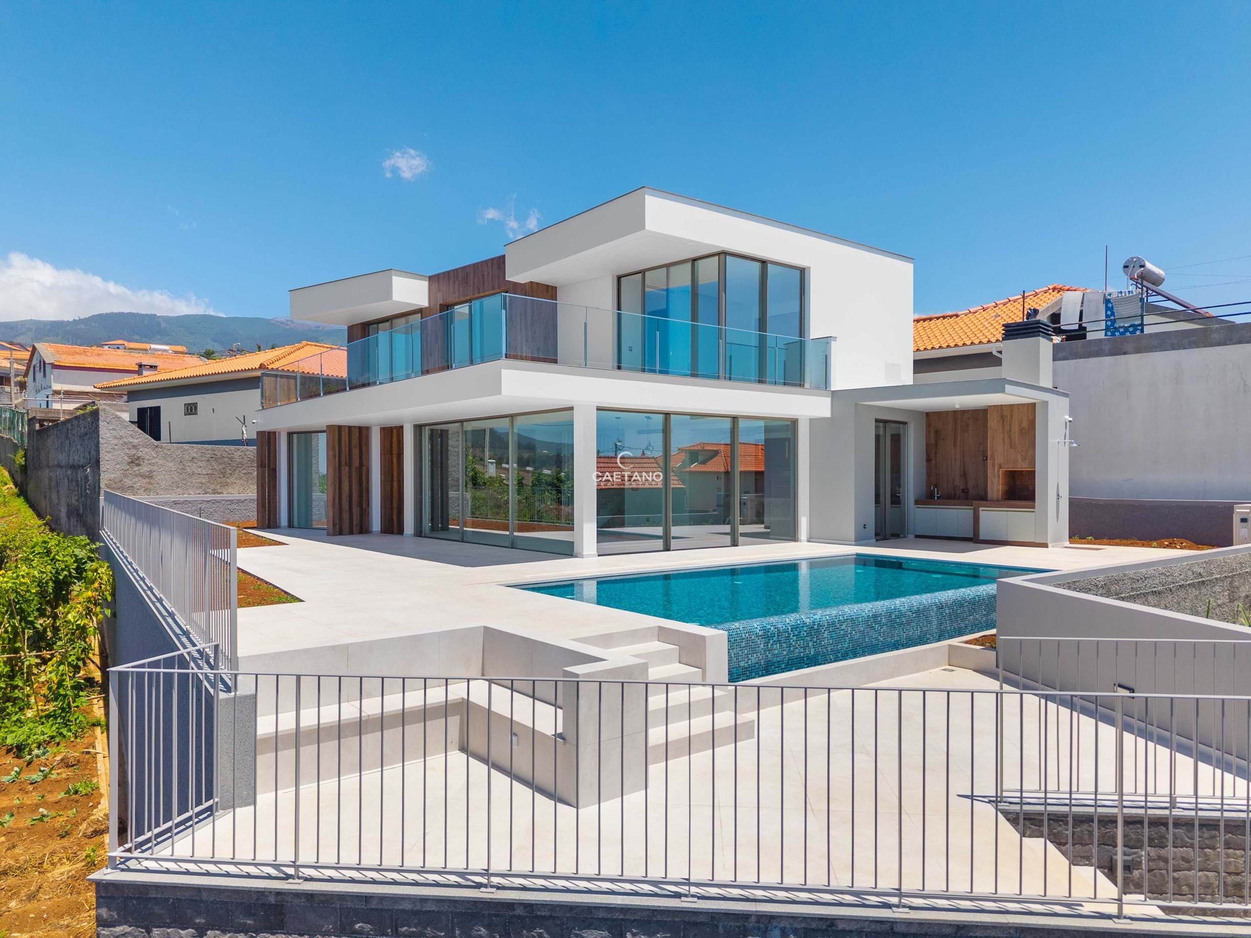 Villa in Ponta do Sol - view 1