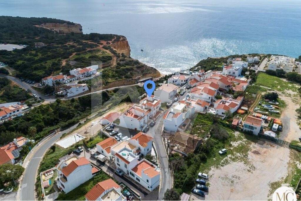 Villa in Lagoa - view 1