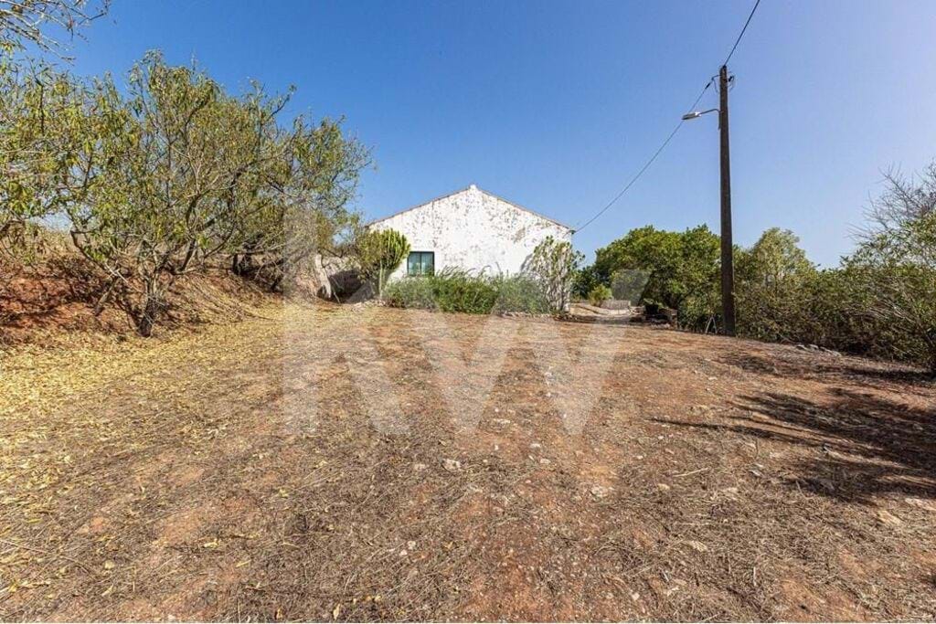 Villa in Lagos - view 1