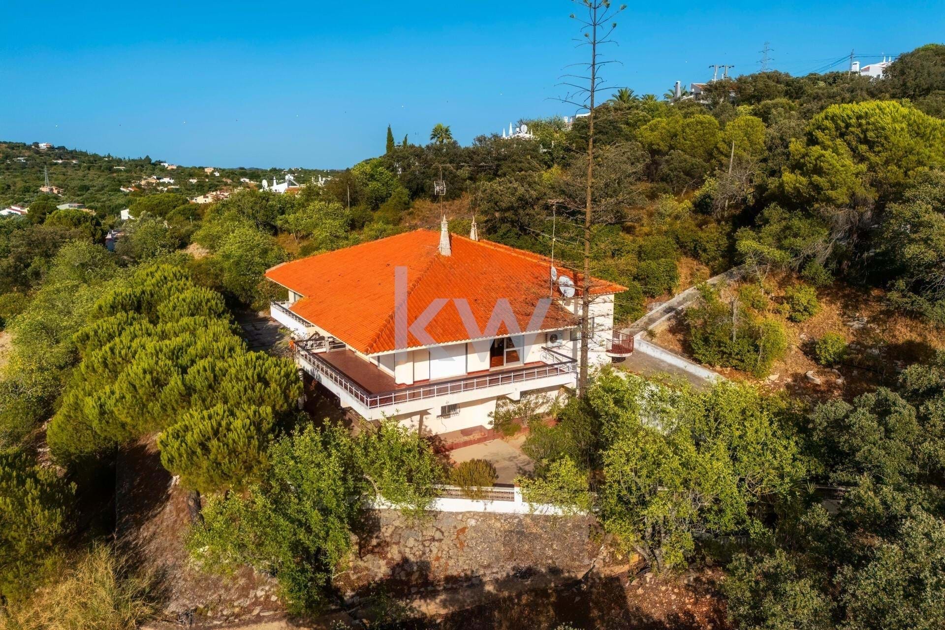 Villa in Sao Bras de Alportel - view 1