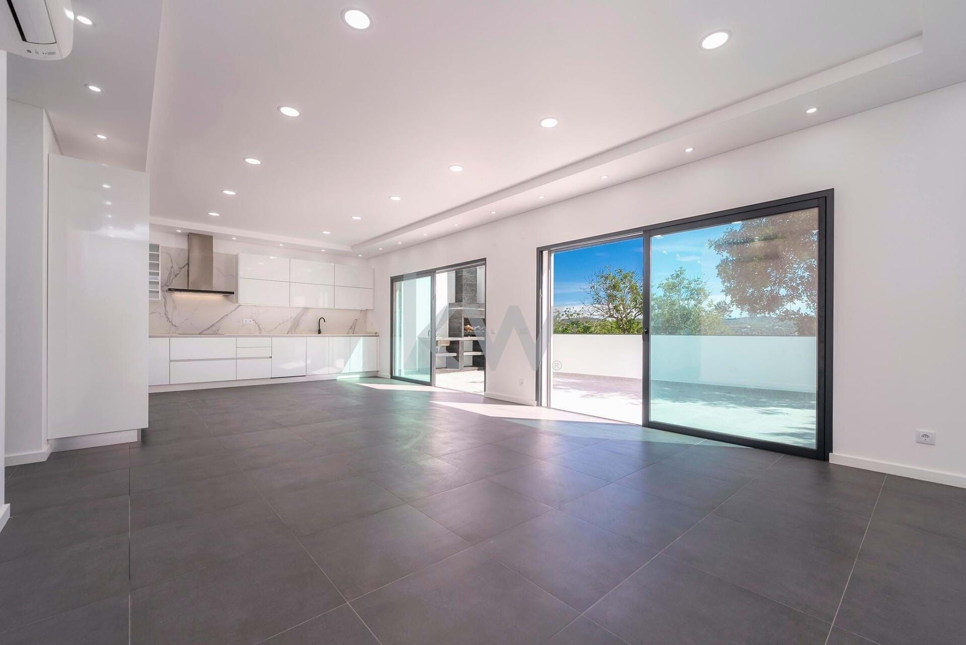 Villa in Machados - view 1