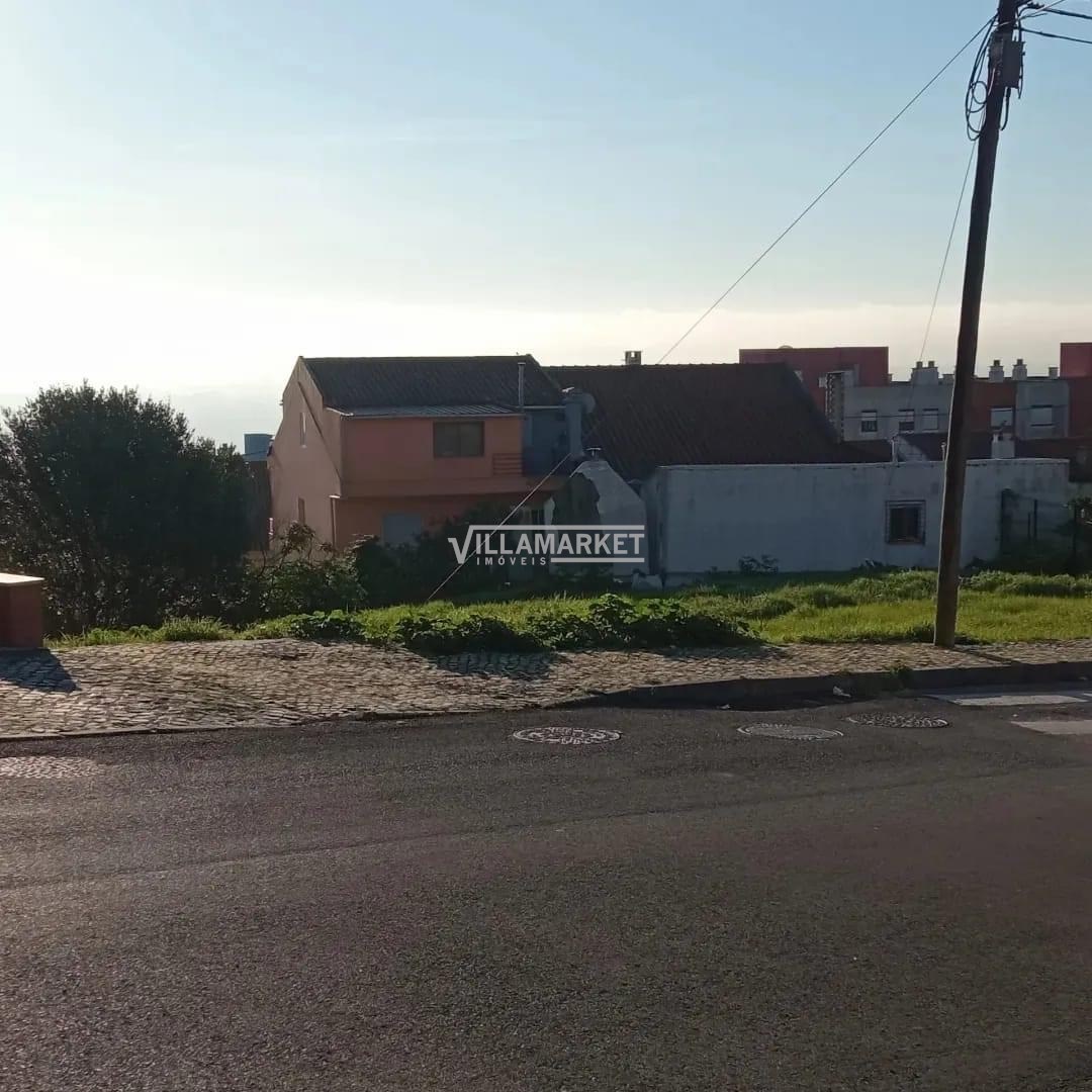 Land in Amadora - view 1