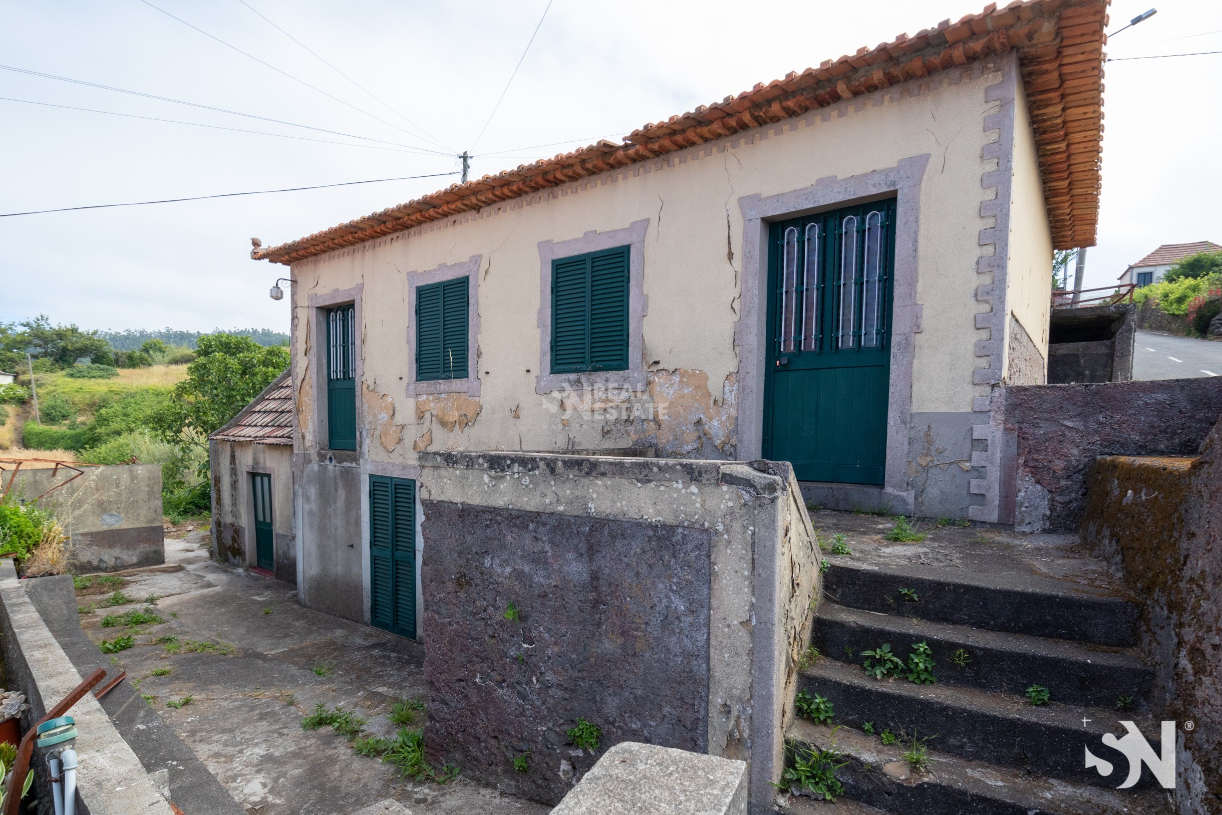 Villa in Faja da Ovelha - view 1