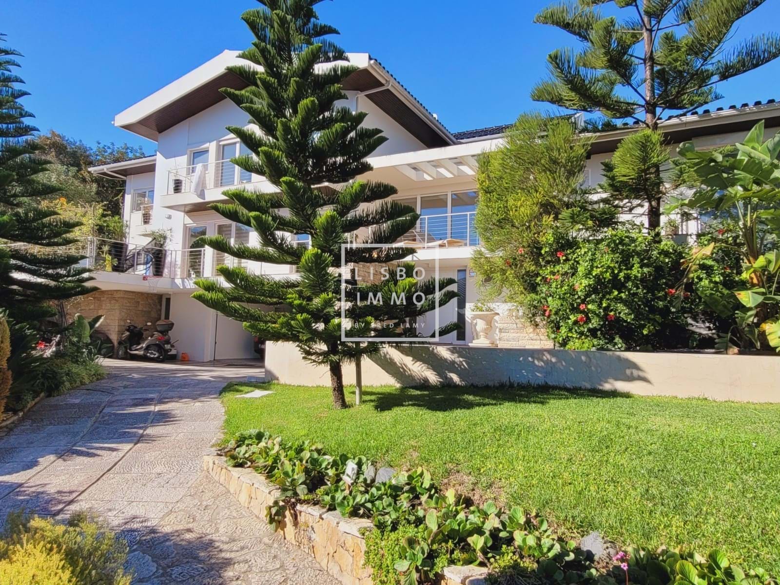 Villa in Lisbon - view 1