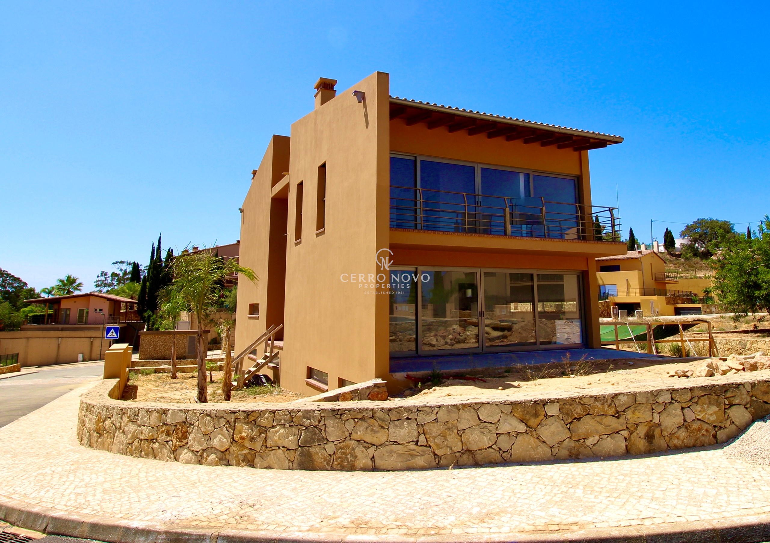 Villa in Algoz - view 1