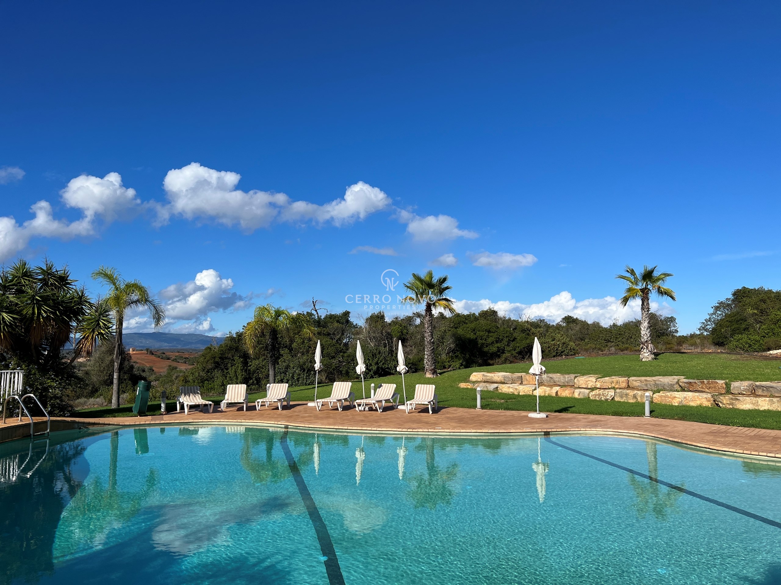 Apartment in Estombar - view 1