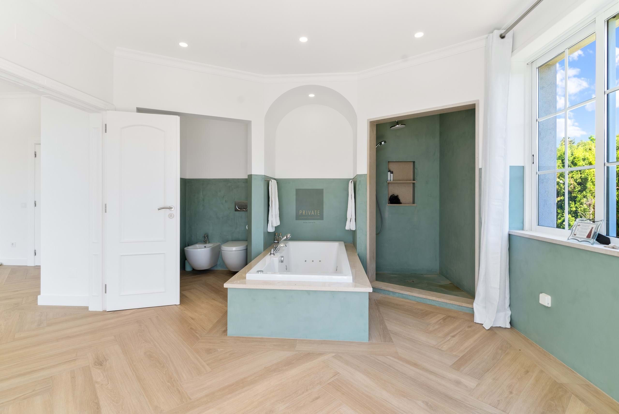 Villa in Loule - view 1