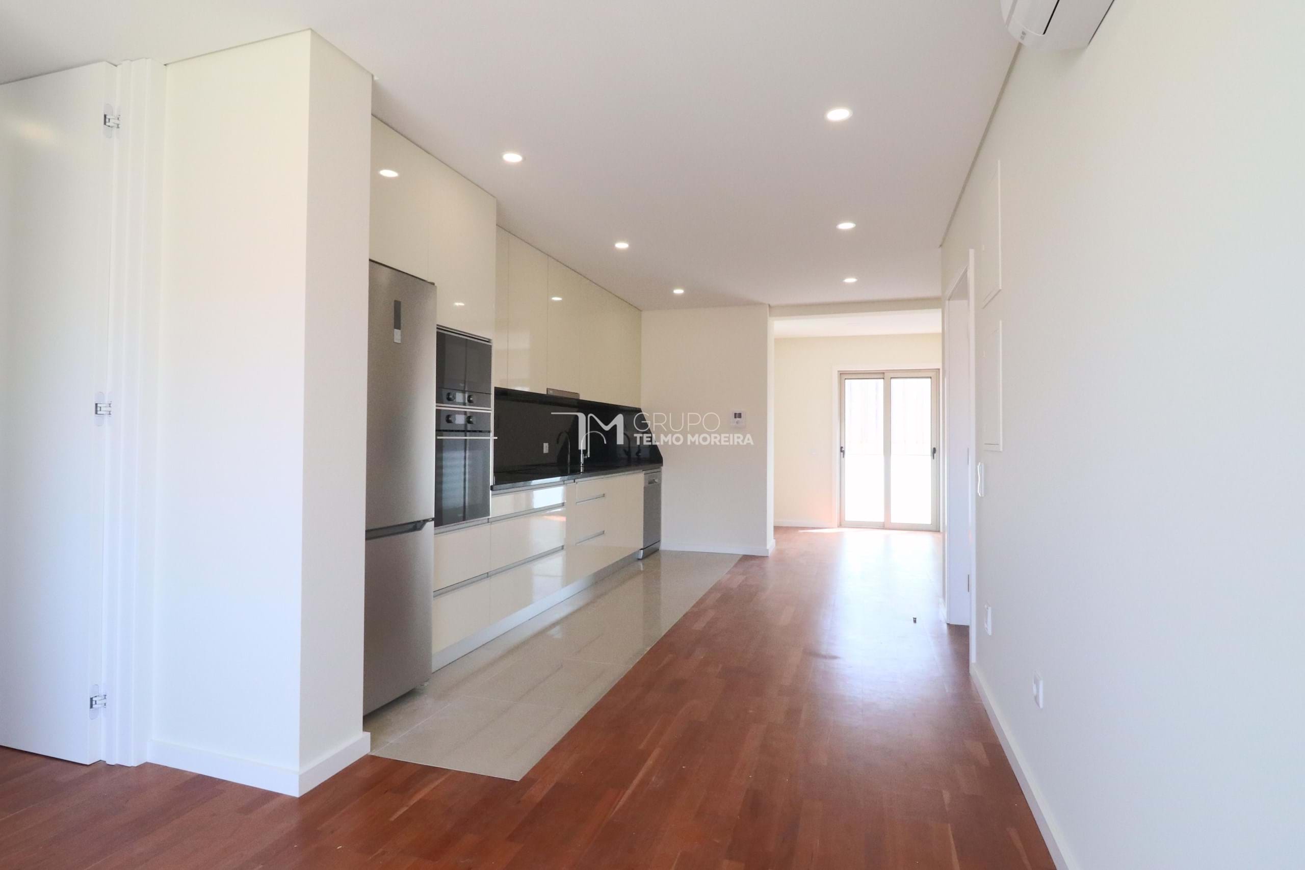 Apartment in Espinho - view 1