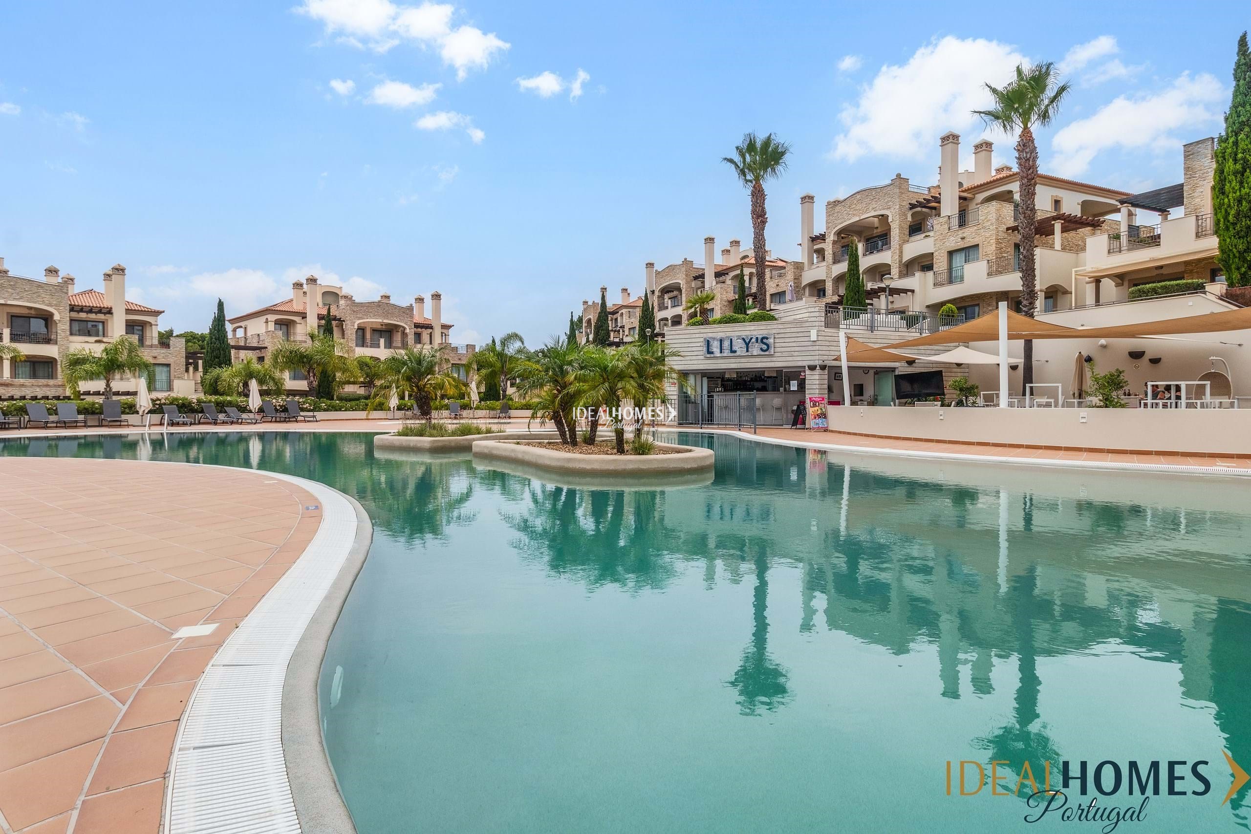 Apartment in Quarteira - view 1