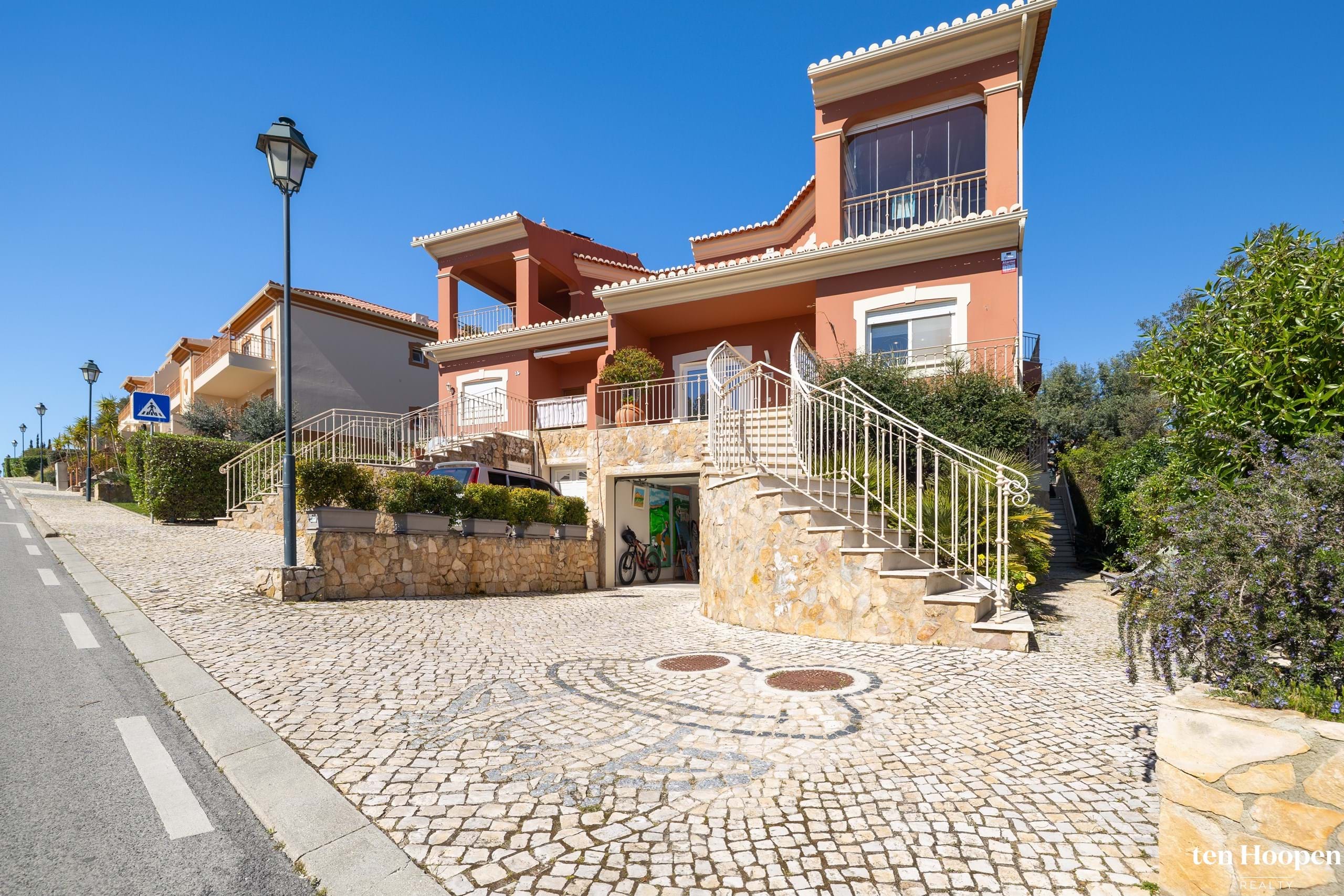 Villa in Pedra Alcada - view 1