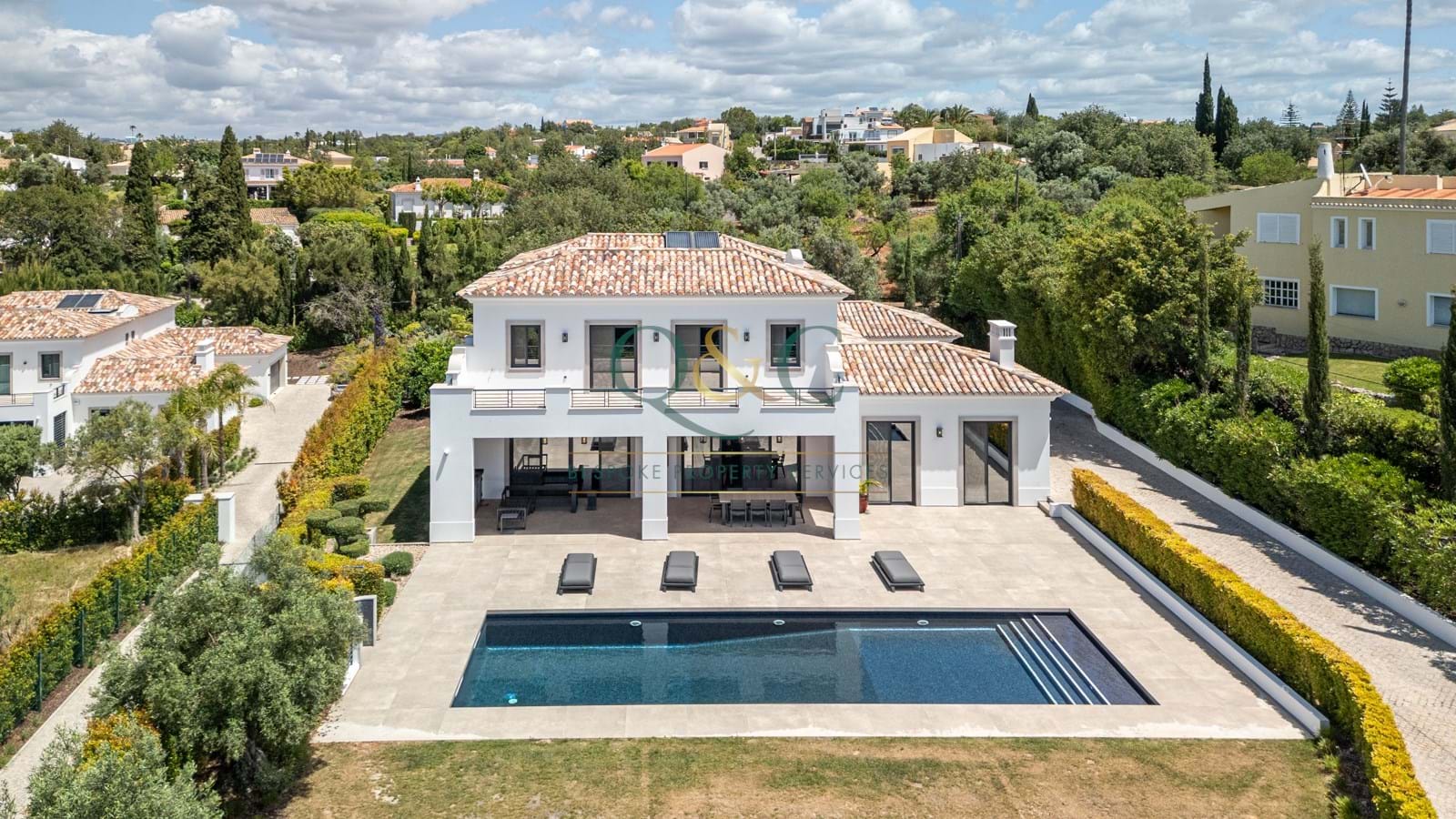 Villa in Loule - view 1