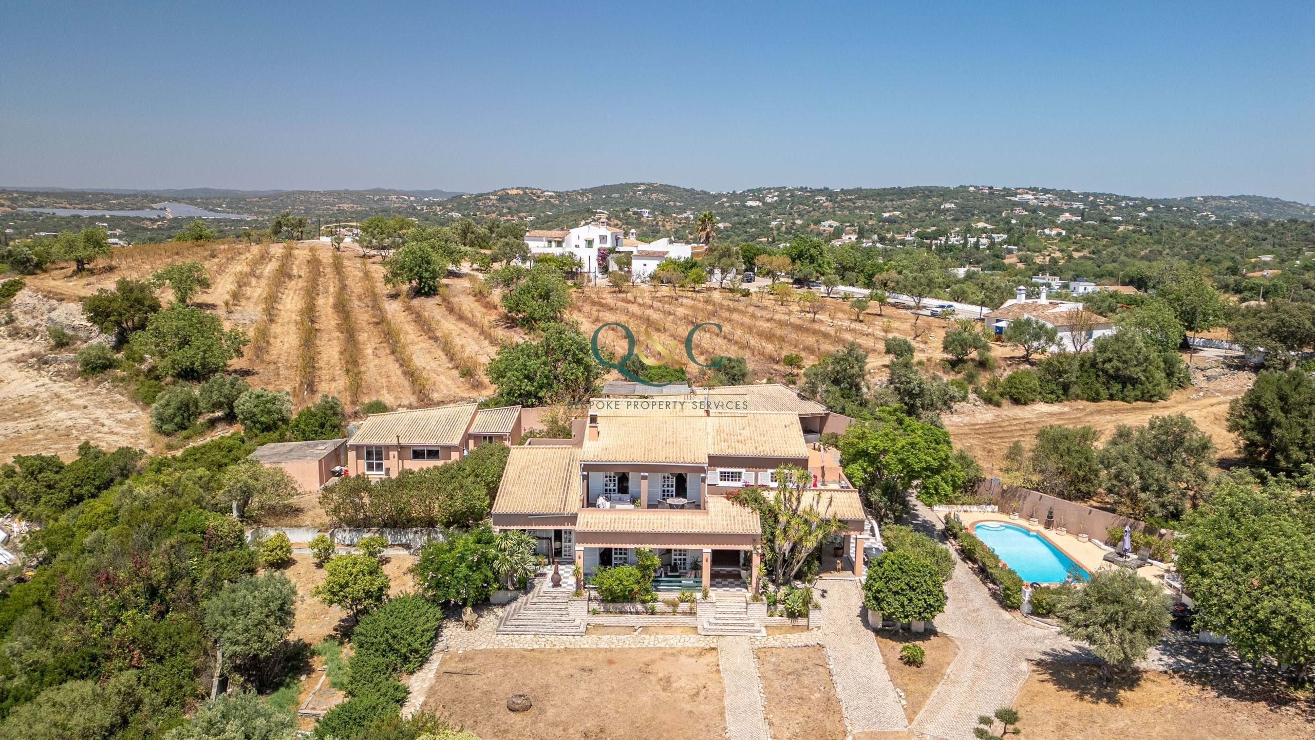 Villa in Loule - view 1