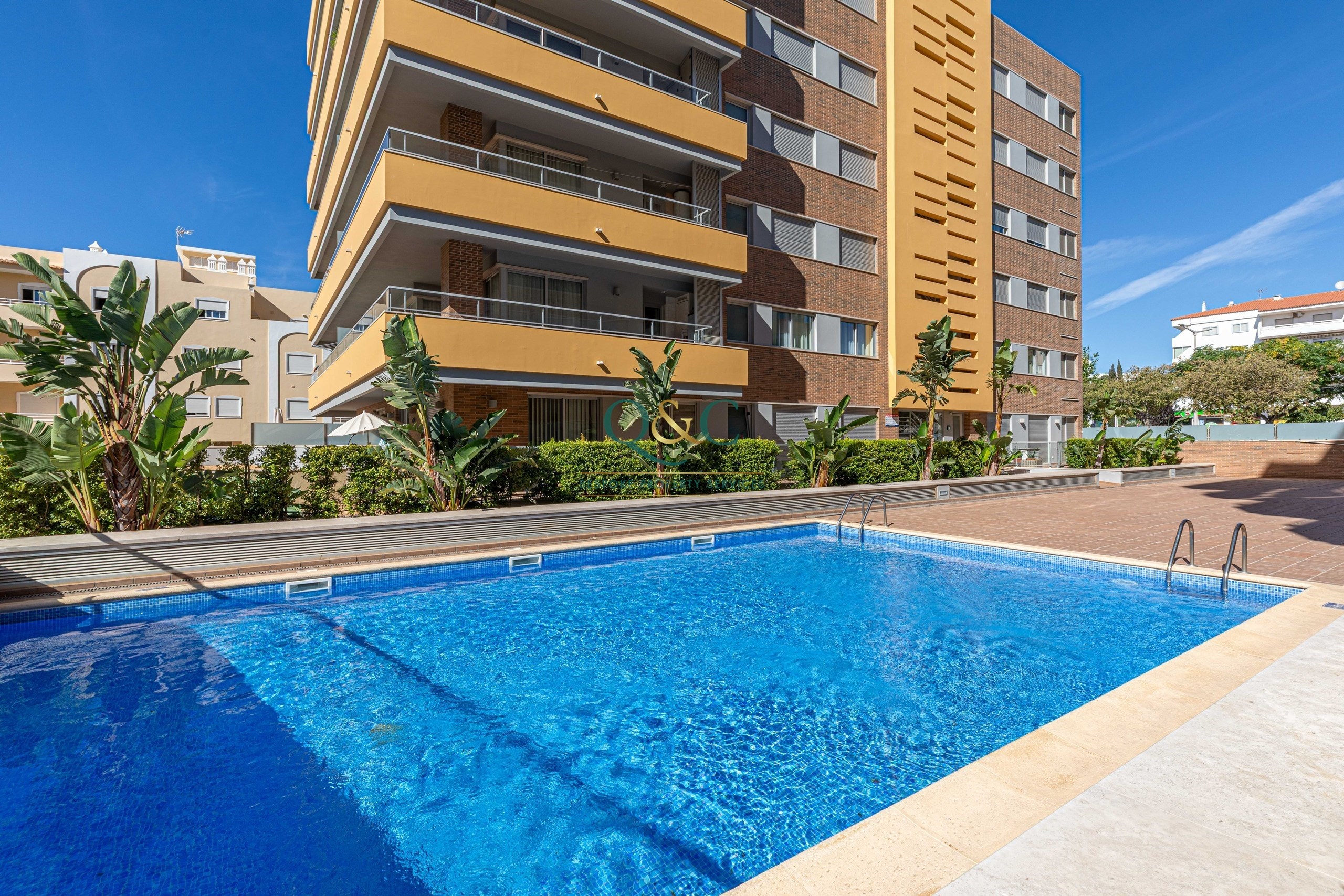 Apartment in Quarteira - view 1