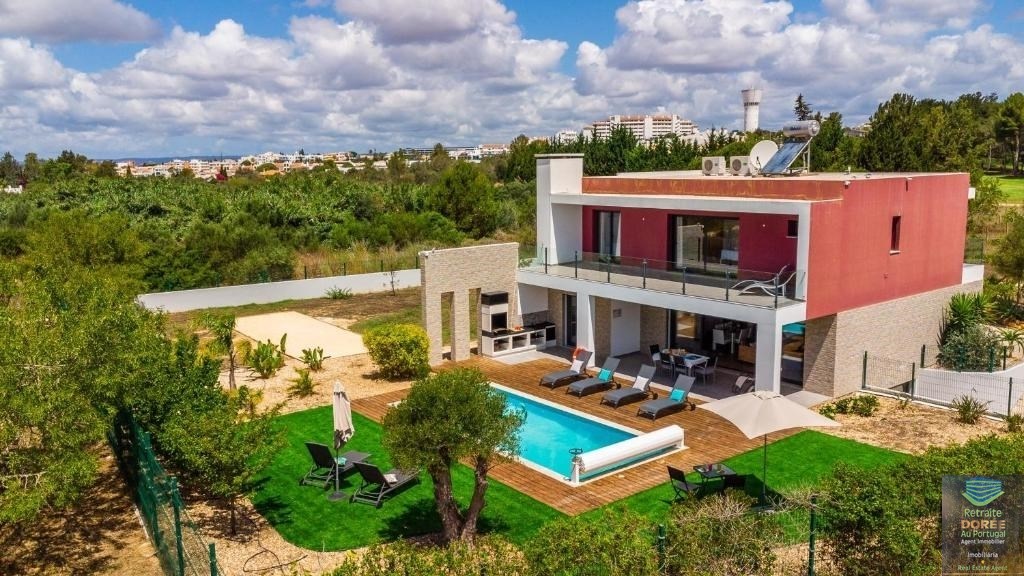 Villa in Amoreira - view 1