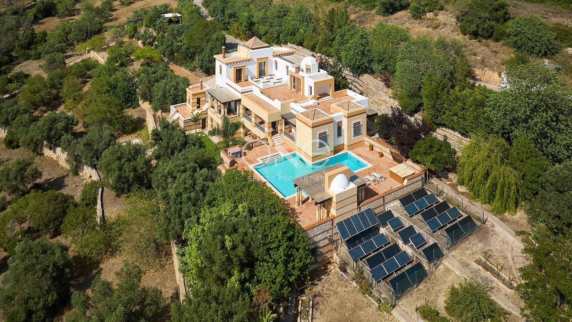 Villa in Sao Lourenco - view 1