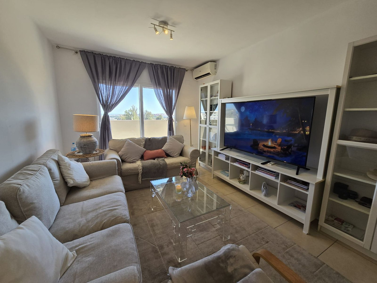 Apartment in Nueva Andalucia - view 1