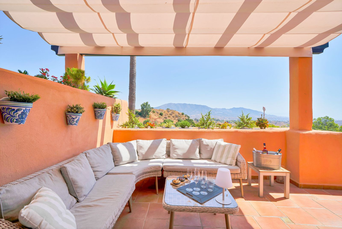 Apartment in La Mairena - view 1