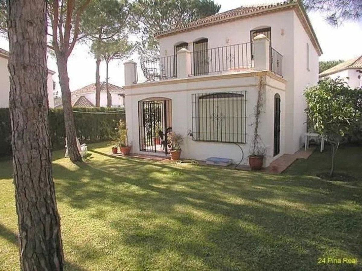 House in Estepona - view 1
