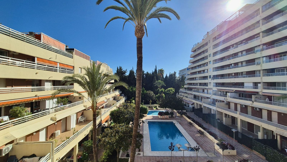 Apartment in Marbella - view 1