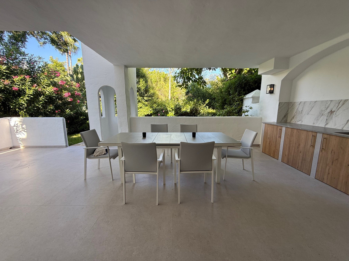 Apartment in Estepona - view 1