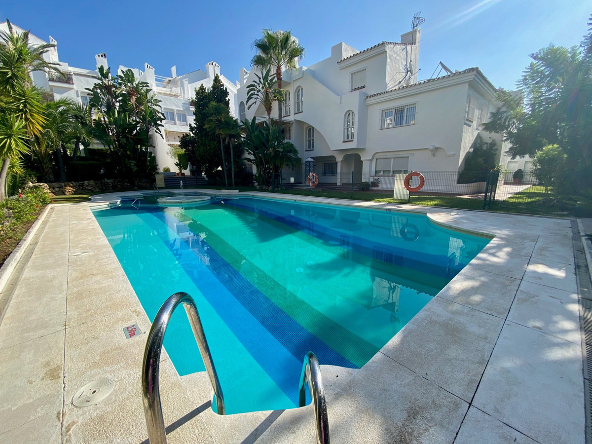 Apartment in Marbella - view 1
